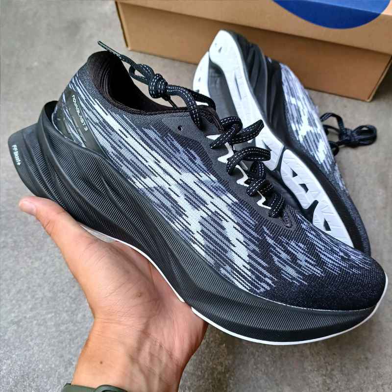 Asics NovaBlast 3 - Linha Premium