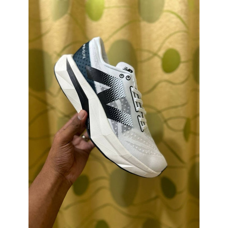 New Balance SC Elite v4 - Linha Premium